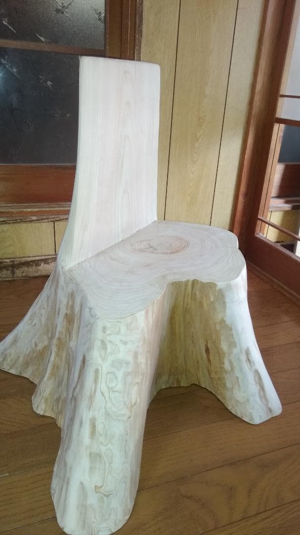 檜　切り株の椅子　丸太　背もたれ付き