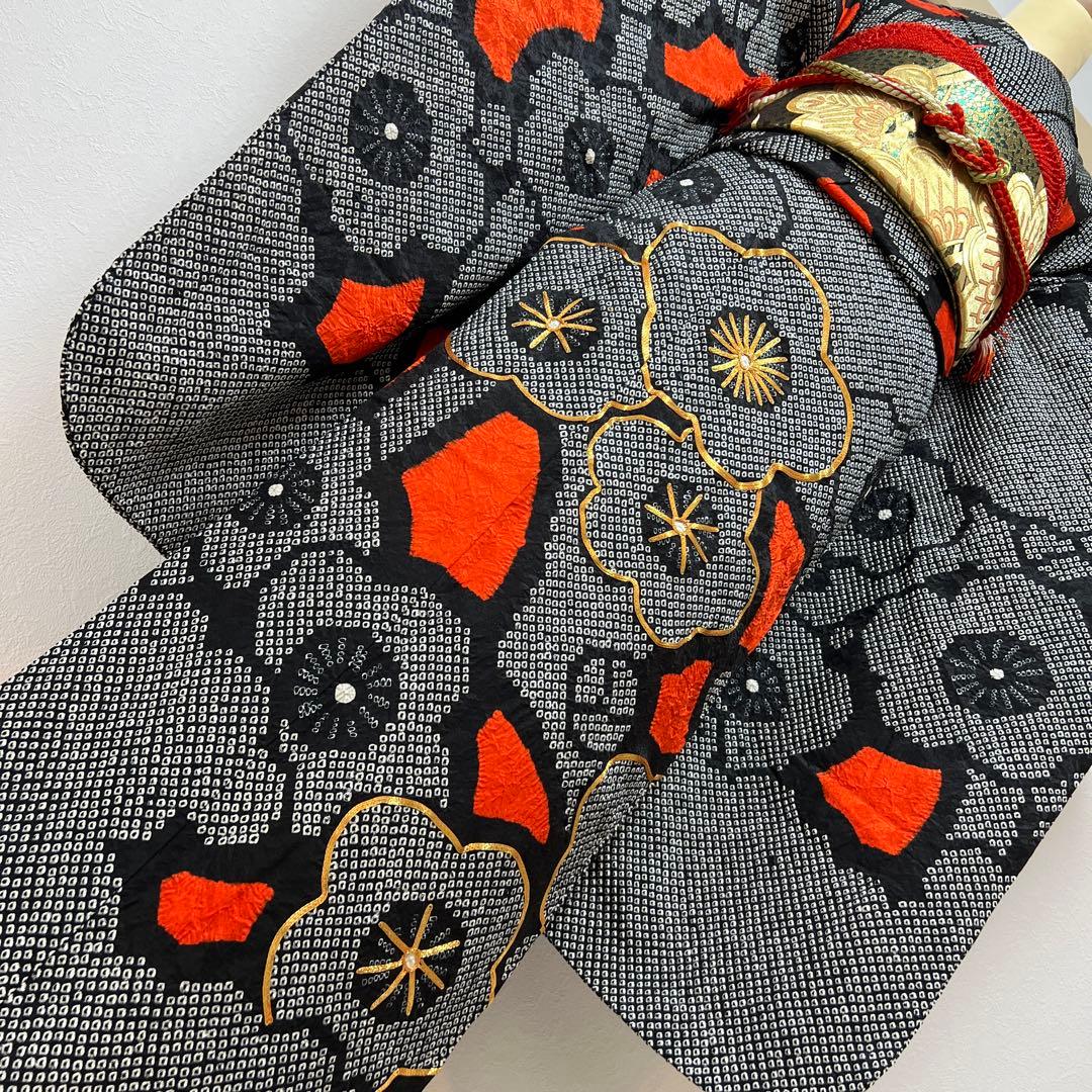 377 振袖フルセット 正絹 黒 朱赤 絞り ツートーン バイカラー 梅 駒刺繍