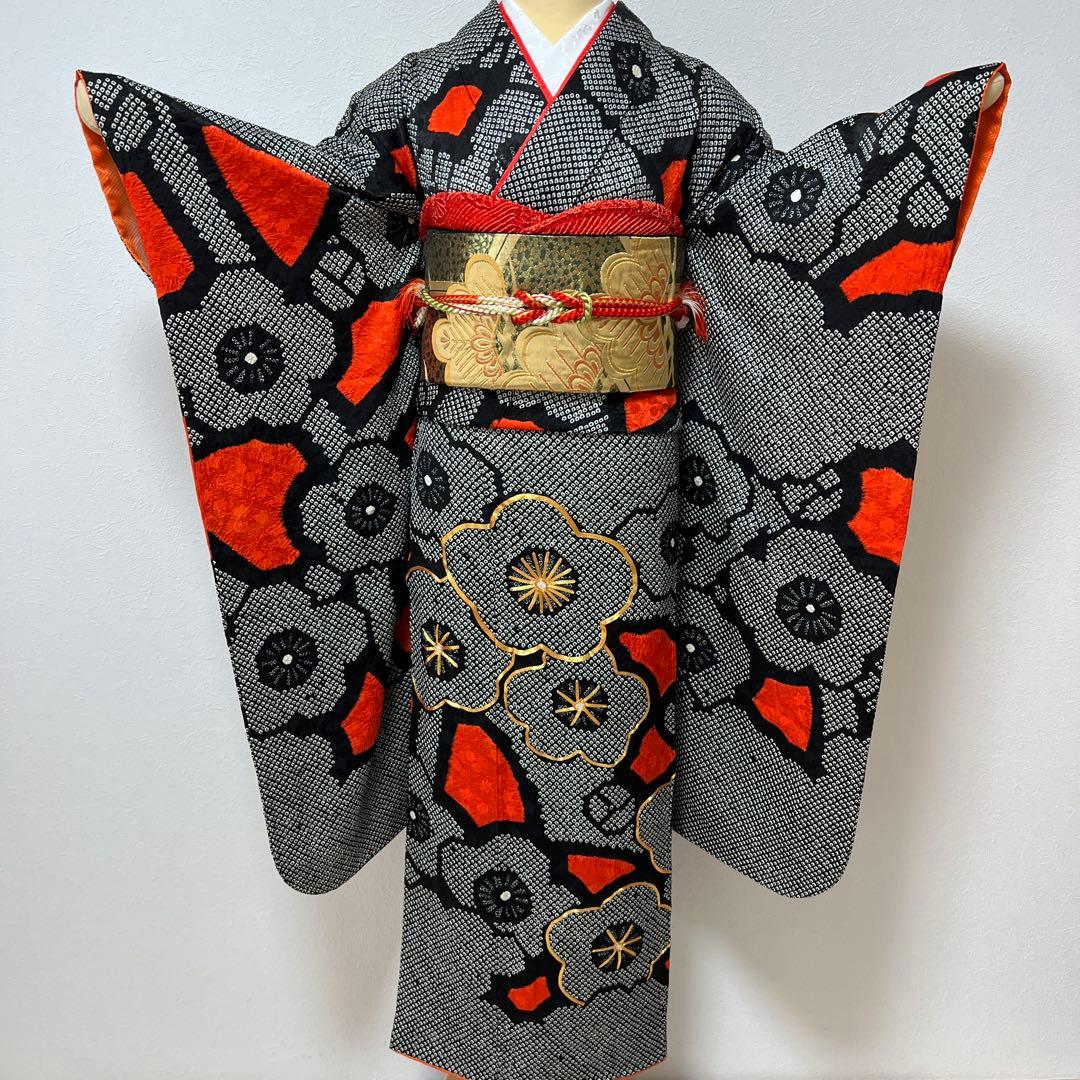 377 振袖フルセット 正絹 黒 朱赤 絞り ツートーン バイカラー 梅 駒刺繍