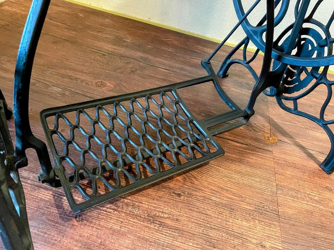 ま*め様 SINGERミシン台アンティークデスク