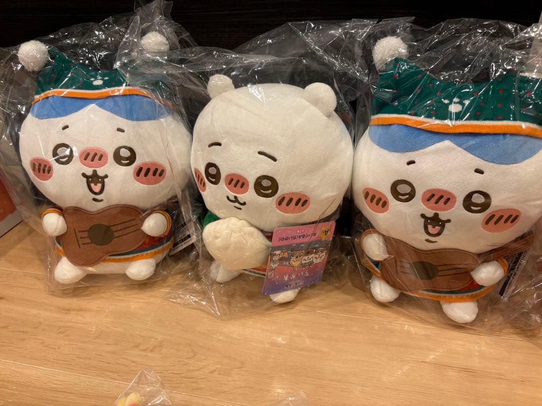 チイカワ ぬいぐるみとスノードームセット