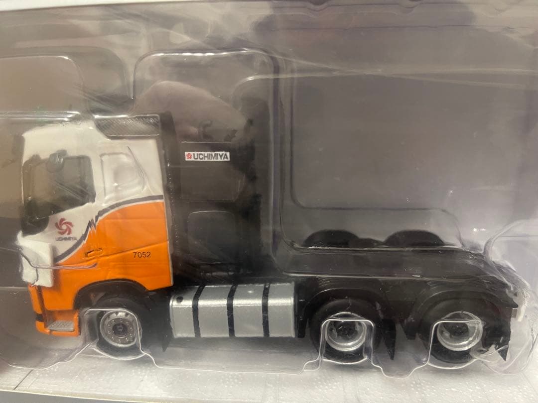 ケンクラフト1/50 ボルボFH4 6×4 & トレーラー　　　内宮運輸カラー