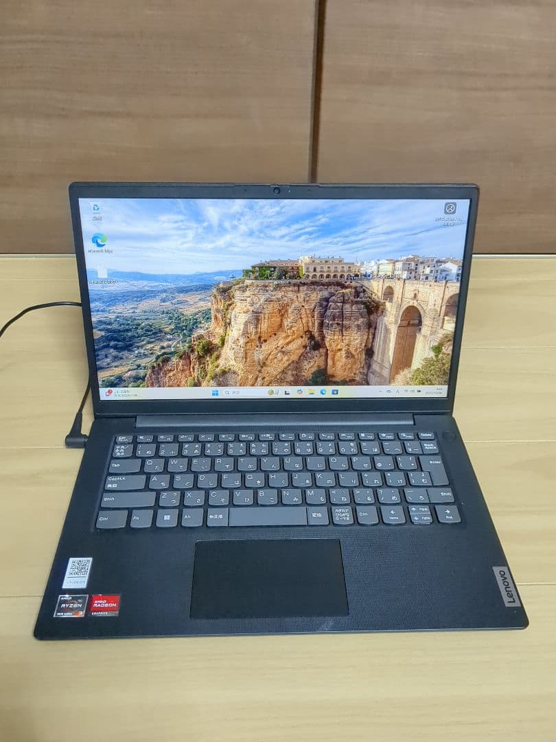 Lenovo V14 Gen4 ・Ryzen 3・8GBメモリ・256GBSSD