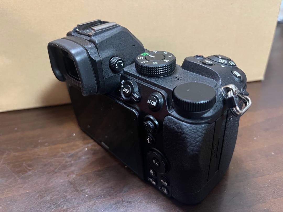 ニコン Nikon Z5 ミラーレスカメラ ボディ シャッター約6,200