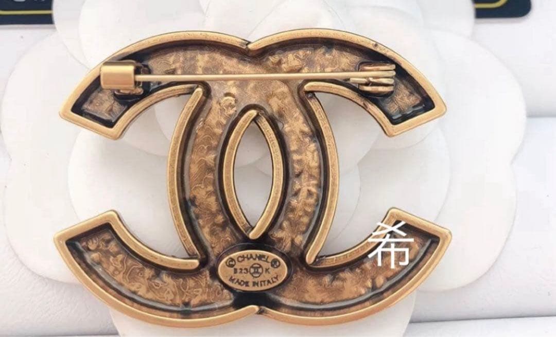 海外で買い集めたブローチ CCロゴゴールド ブローチ 新品未使用7点セット