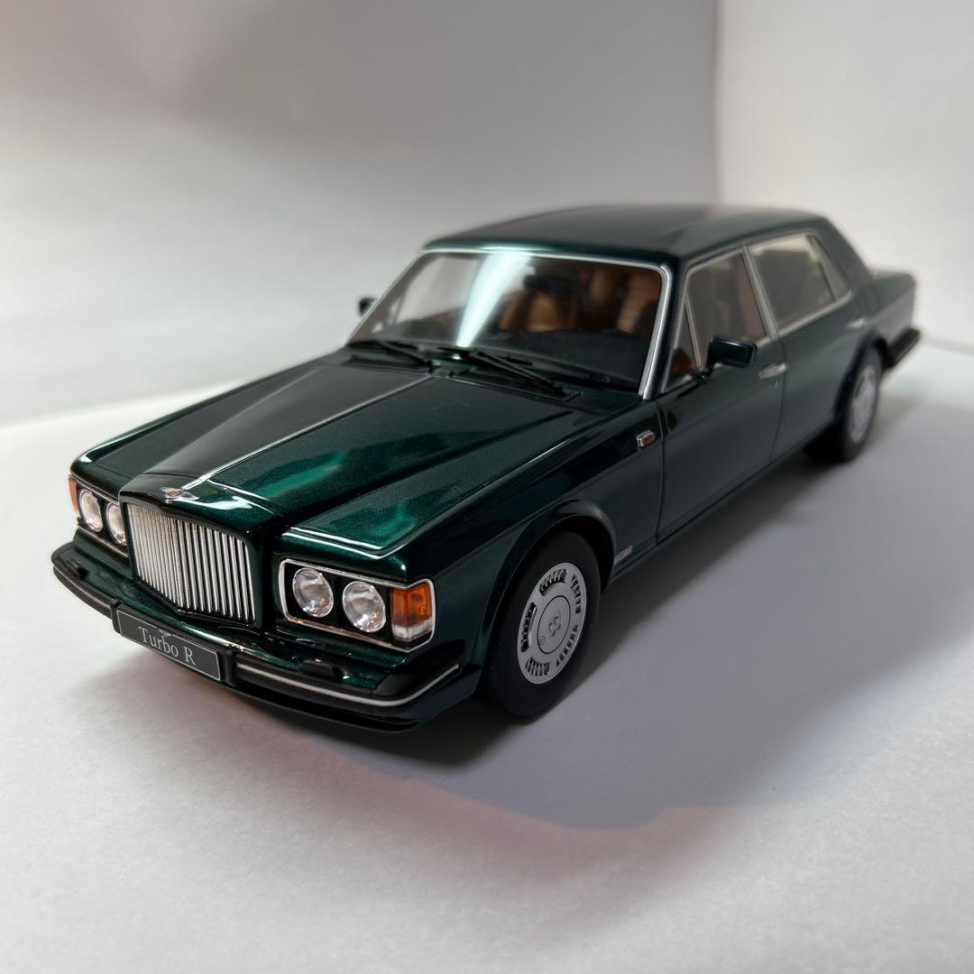 1/18 GTS ベントレーダーボー（ホォレストグリーン）