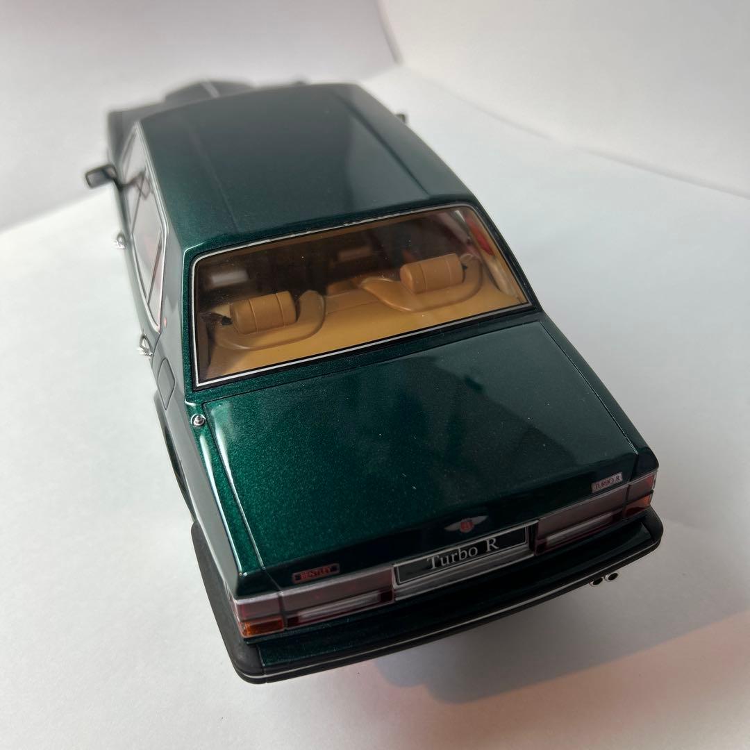 1/18 GTS ベントレーダーボー（ホォレストグリーン）