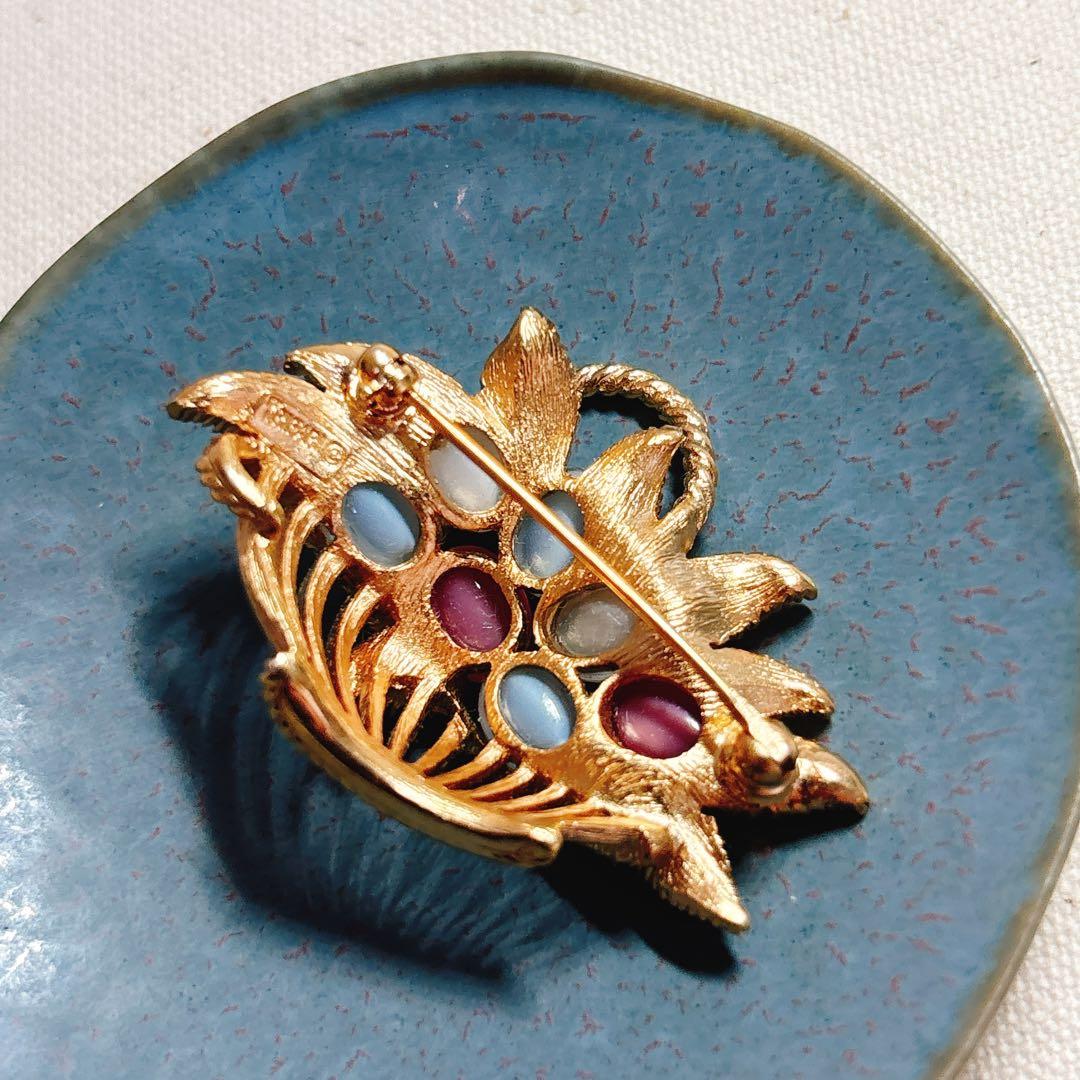 トリファリ 可愛らしい色合い カボジョン イースター エッグ ブローチ 春