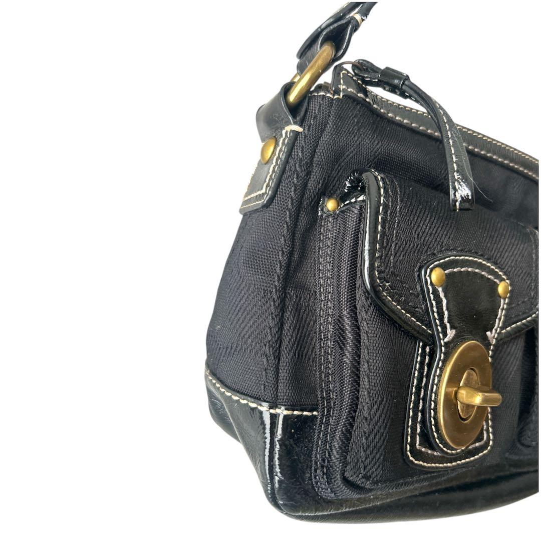 COACH シグネチャー ハンプトンズ マルチポケット ショルダーバッグ 黒