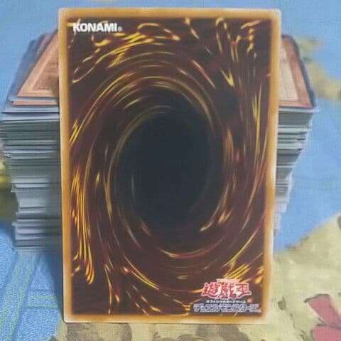 遊戯王引退 ブラックフェザー・ドラゴンホログラフィックレア　収録パックまとめ付き