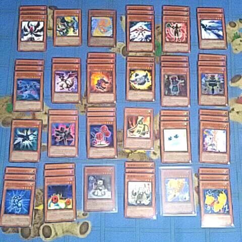 遊戯王引退 ブラックフェザー・ドラゴンホログラフィックレア　収録パックまとめ付き