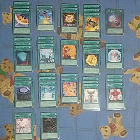 遊戯王引退 ブラックフェザー・ドラゴンホログラフィックレア　収録パックまとめ付き