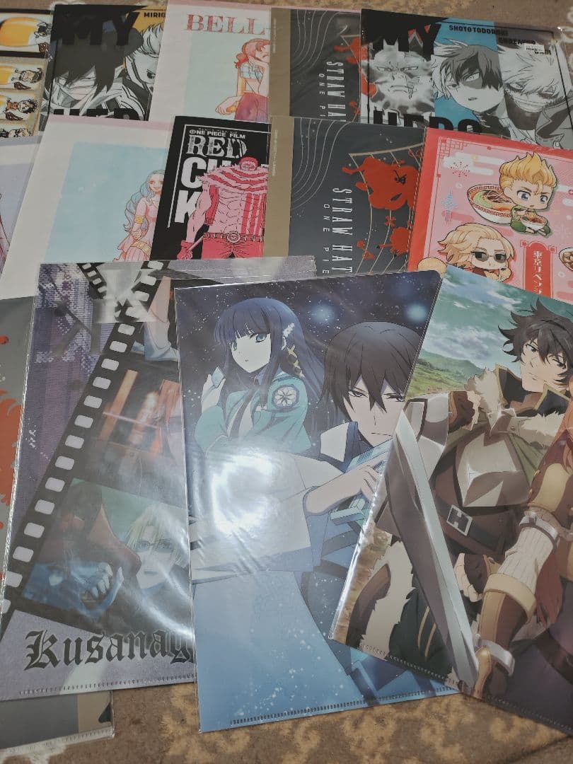 アニメグッズ　キャラクタークリアファイルまとめ売り100枚以上