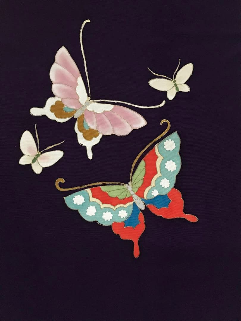 上質な塩瀬　蝶々の名古屋帯　正絹　濃い紫の地　手描き