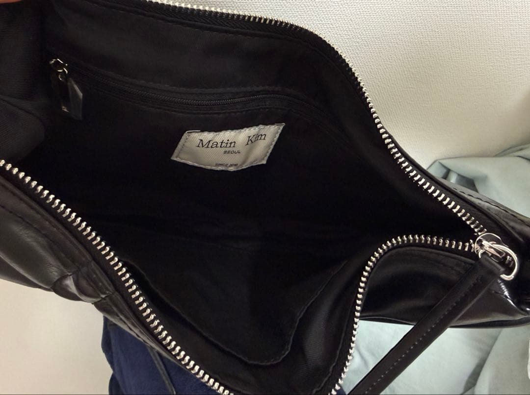 マーティン キム Matin Kim リボンラウンドバッグ ショルダーバッグ 黒