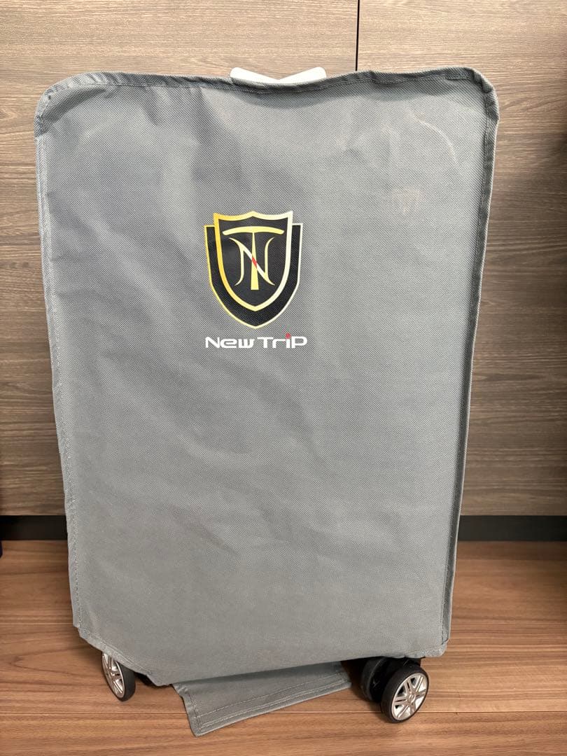 【新品未使用】NewTrip ブラック キャリーケース
