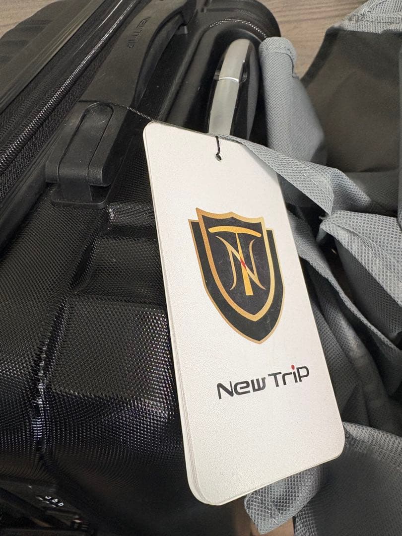 【新品未使用】NewTrip ブラック キャリーケース