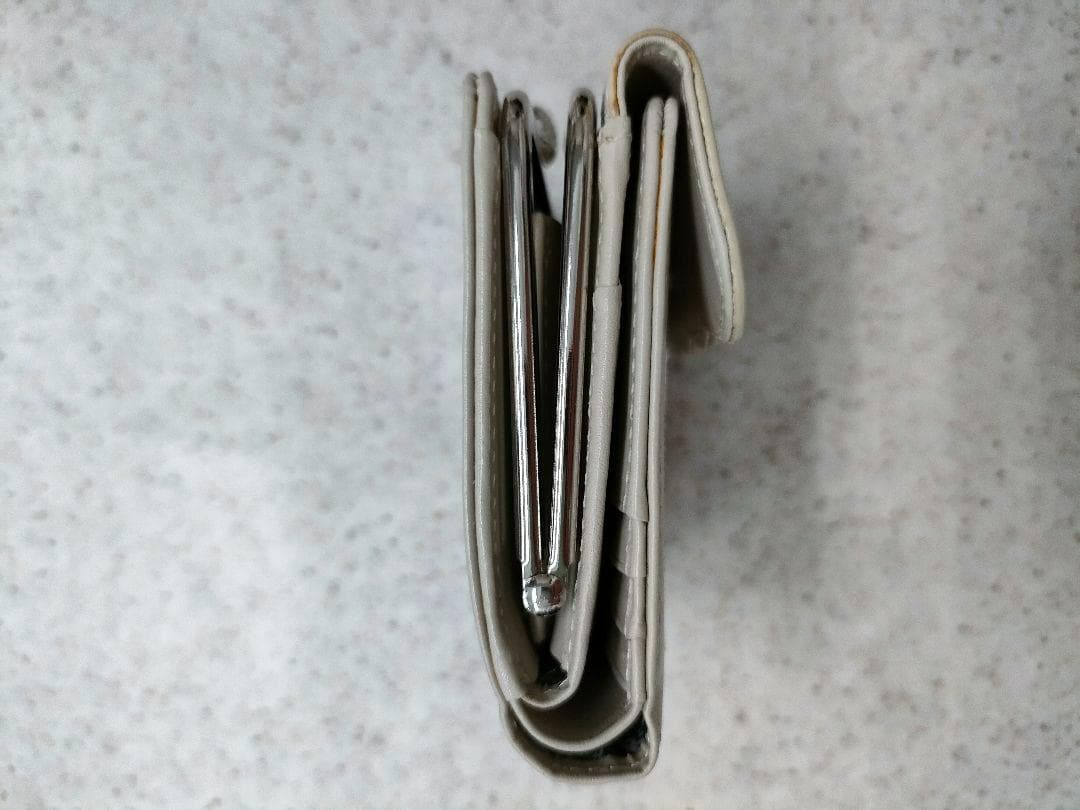 ルルギネス　がま口　二つ折り　サイフ