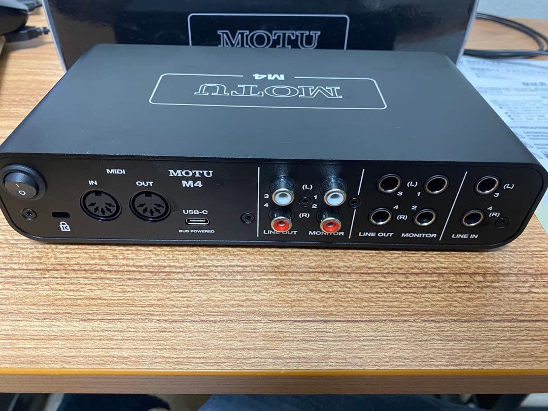 MOTU M4 USBオーディオインターフェイス