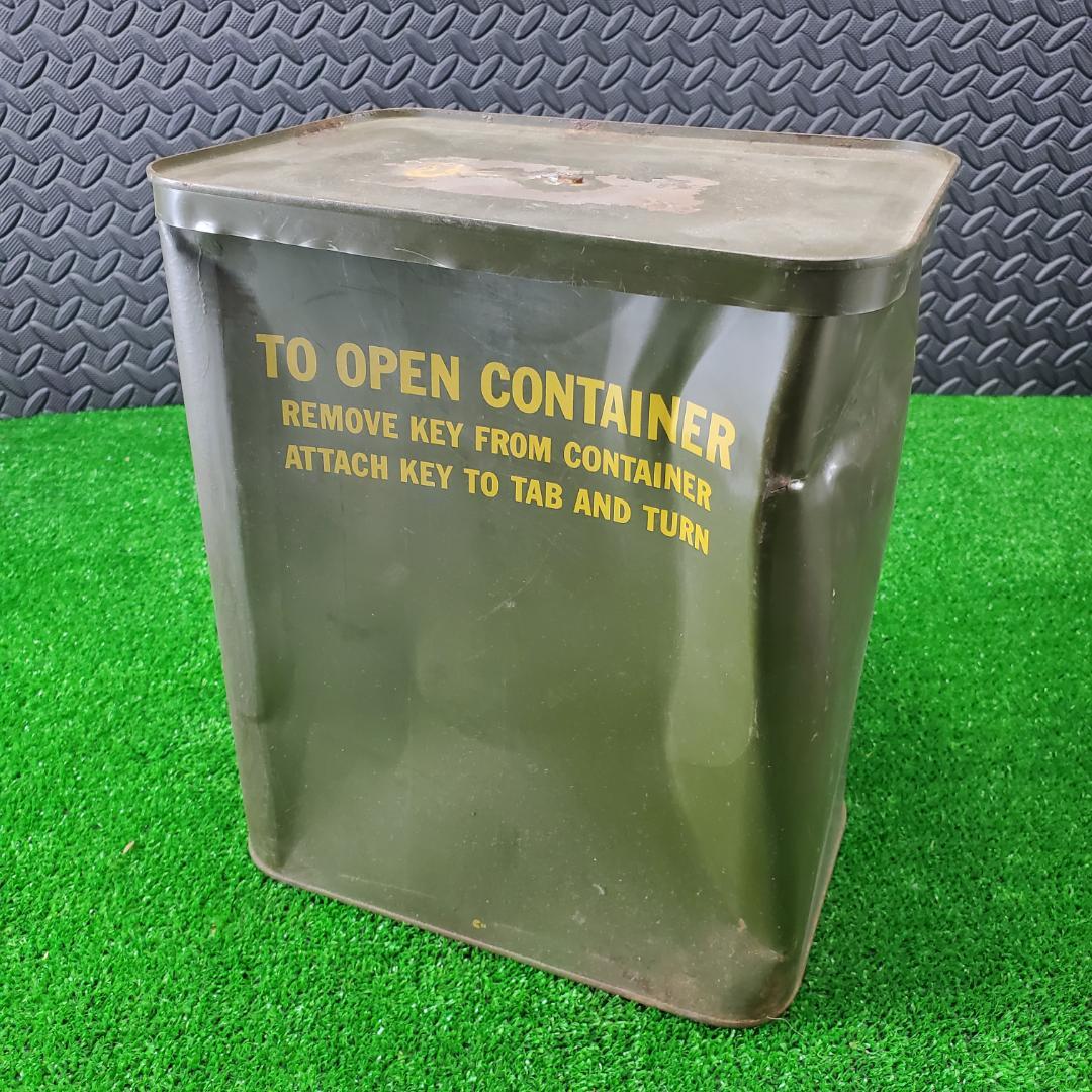 ミリタリー放出品 3点 M9A1 ガスマスク缶 水筒 マガジンポーチ