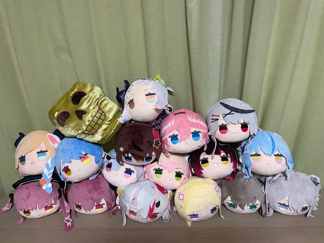 め*ぴ様 ホロライブ寝そべりぬいぐるみ