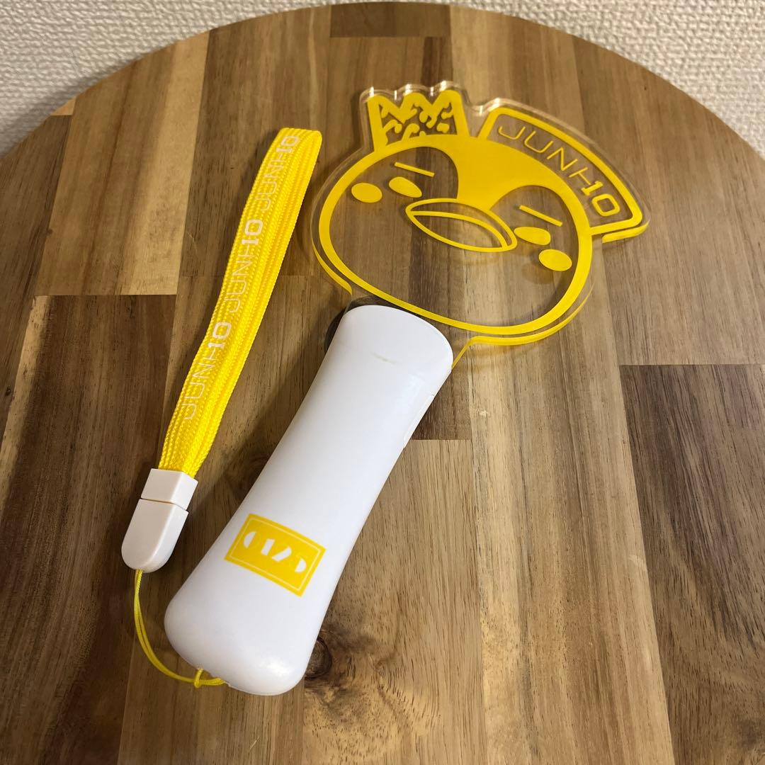 2PM JUNHO ジュノ　ペンライト イエロー ペンペン　皇帝ペンペン