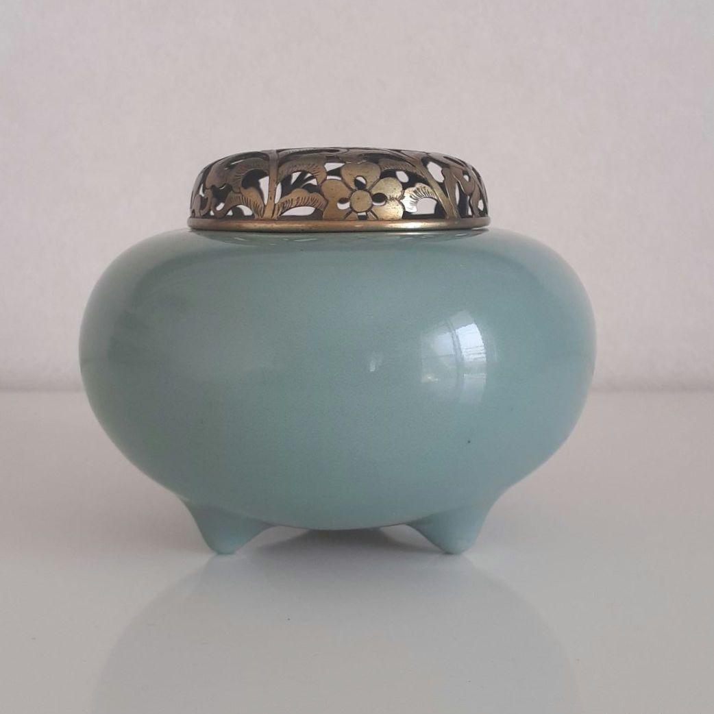 ✨青磁三足火舎香炉 透かし彫り骨董品 火舎 工芸