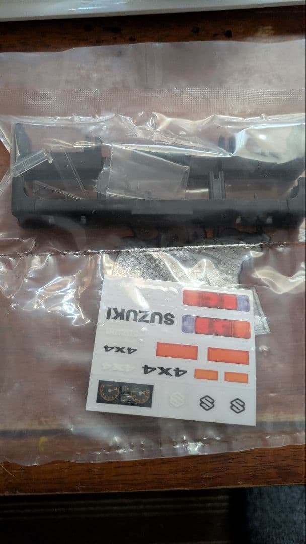 MPL SUZUKI Jimny 1/10 ホワイトモデル幌黒バンパOFセット