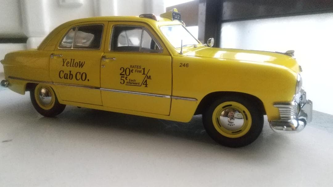 1950 Ford Yellow Cab 1/18 スケール