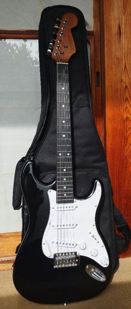 【送料込】【美品】BUSKER'S BST-Standard ストラトタイプ