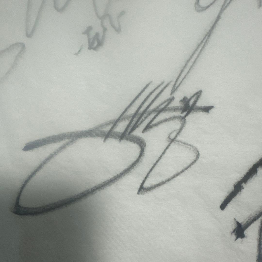 NCT127サイン入り Tシャツ（メンバー名入り）