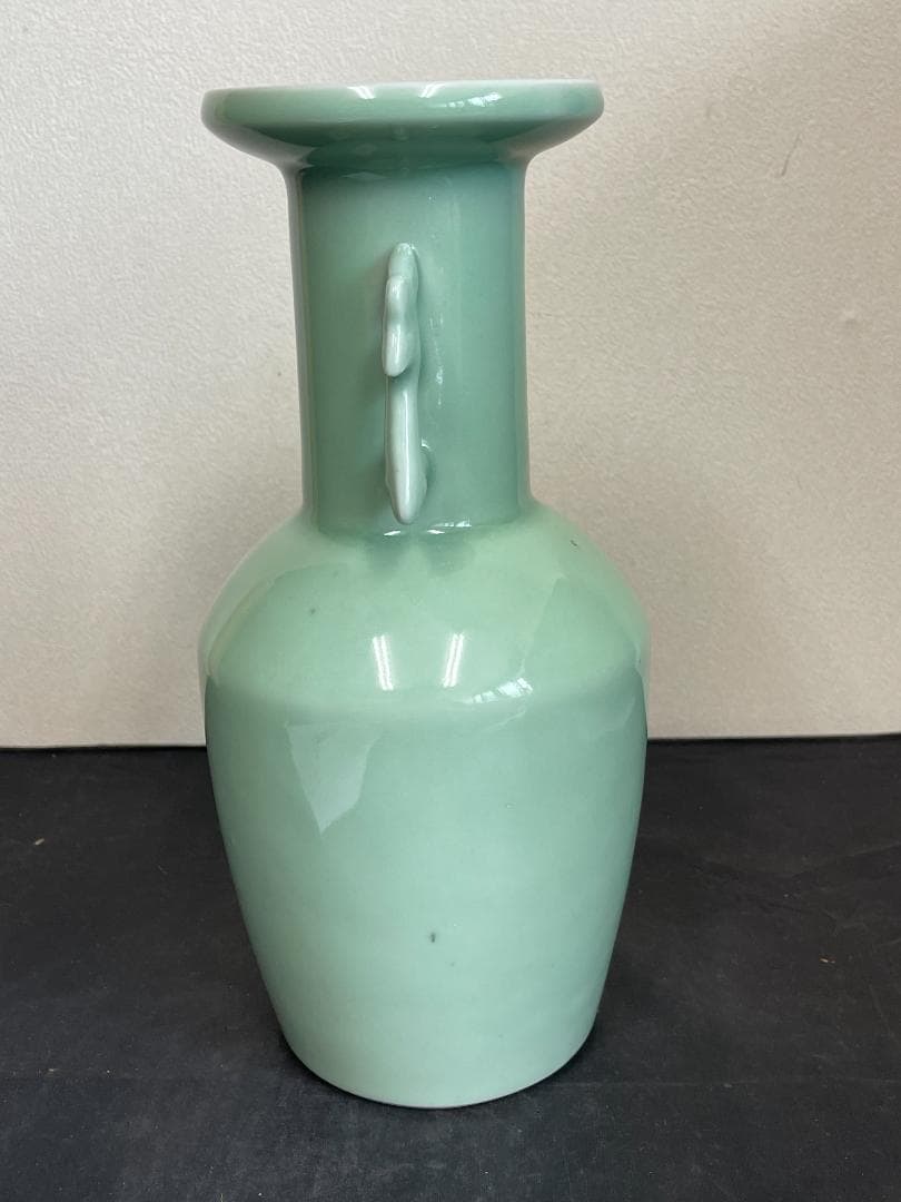 板谷波山？　青磁花入　共箱　３３７