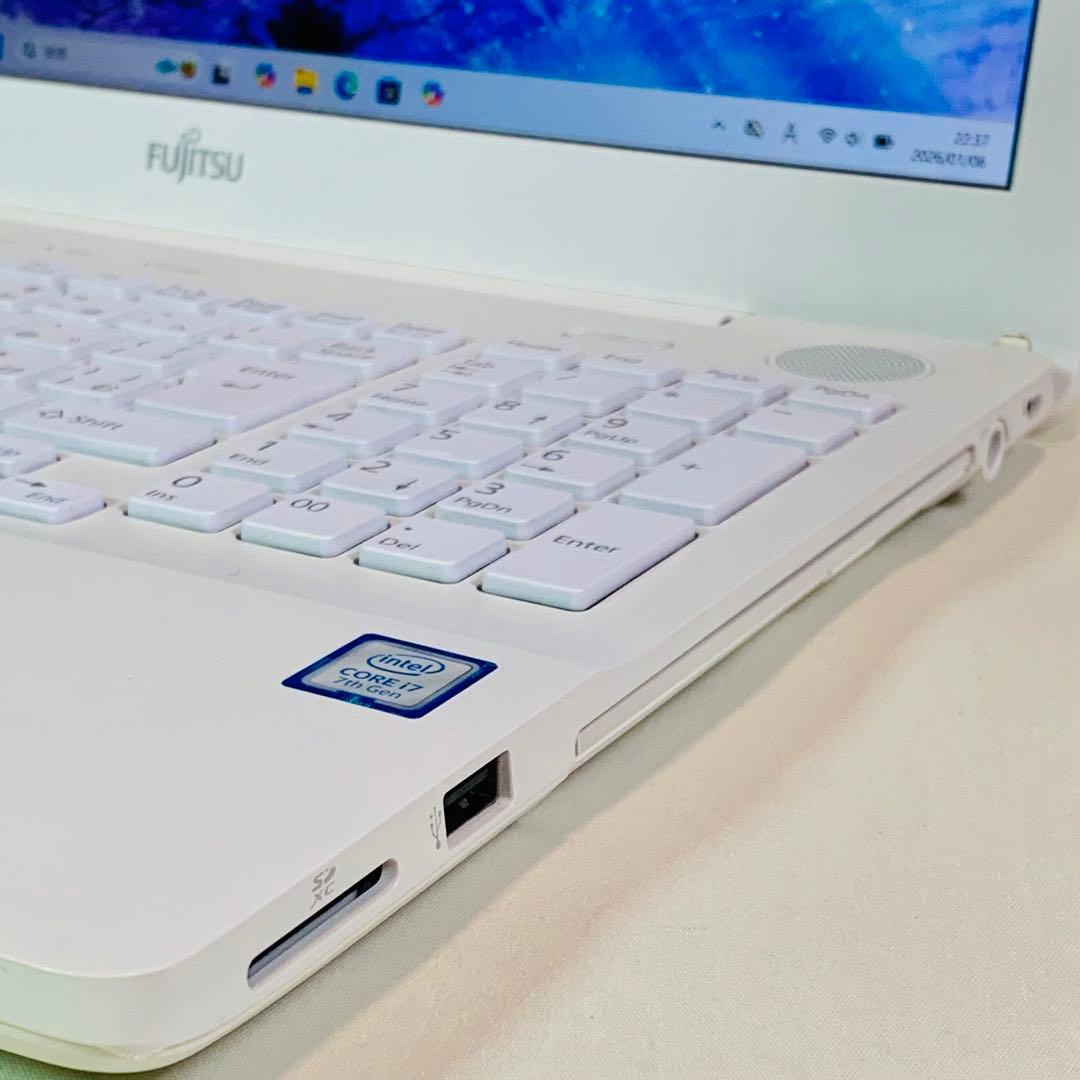Core i7✨SSD1TB✨16GB✨カメラ✨富士通✨オフィス✨ノートパソコン