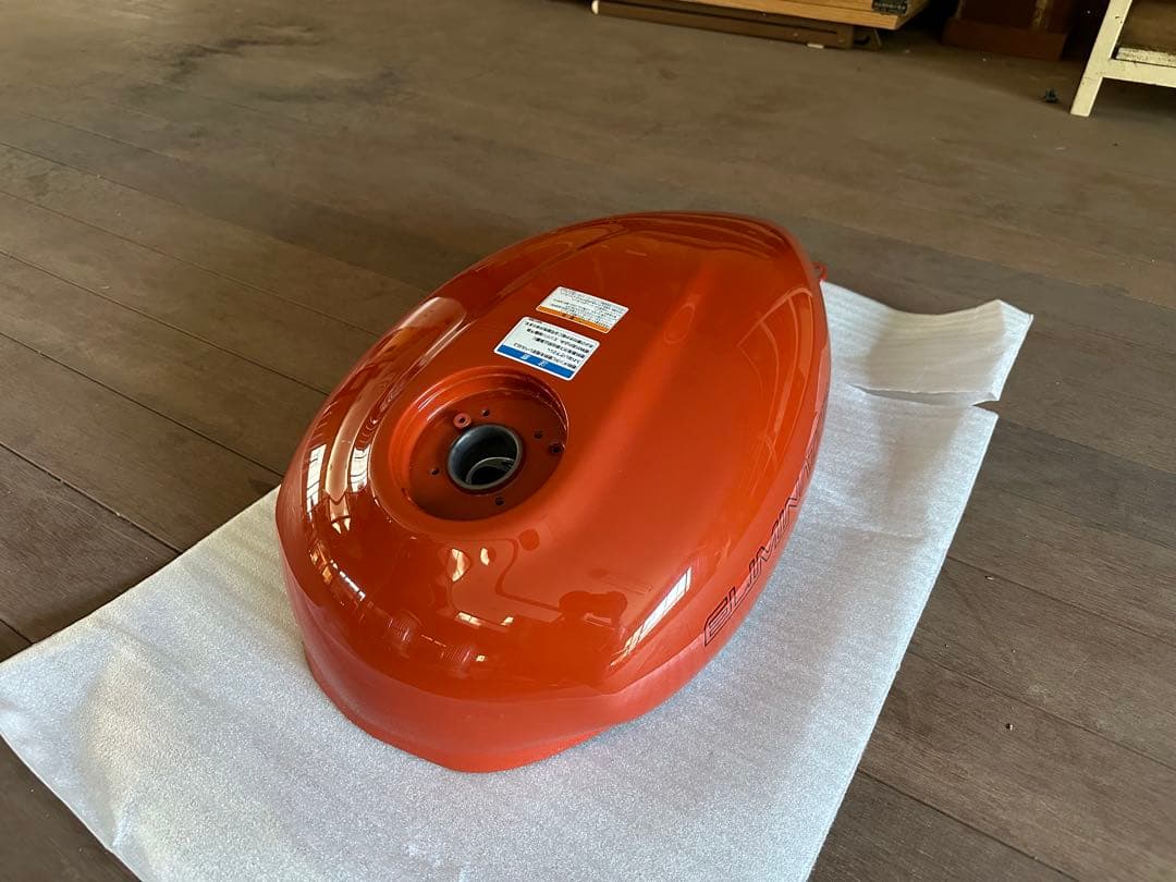 カワサキ　エリミネーター400 パールラヴァオレンジ　タンクコンプ（フエール）