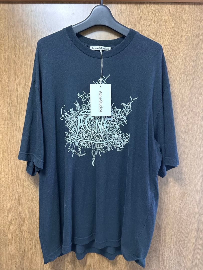 【Acne Studios】Glow In The Dark Tシャツ
