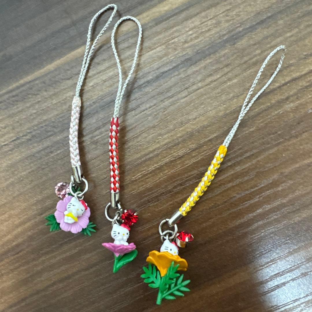 キティちゃん 根付け 3点セット 2005 フラワー 花 装飾付き