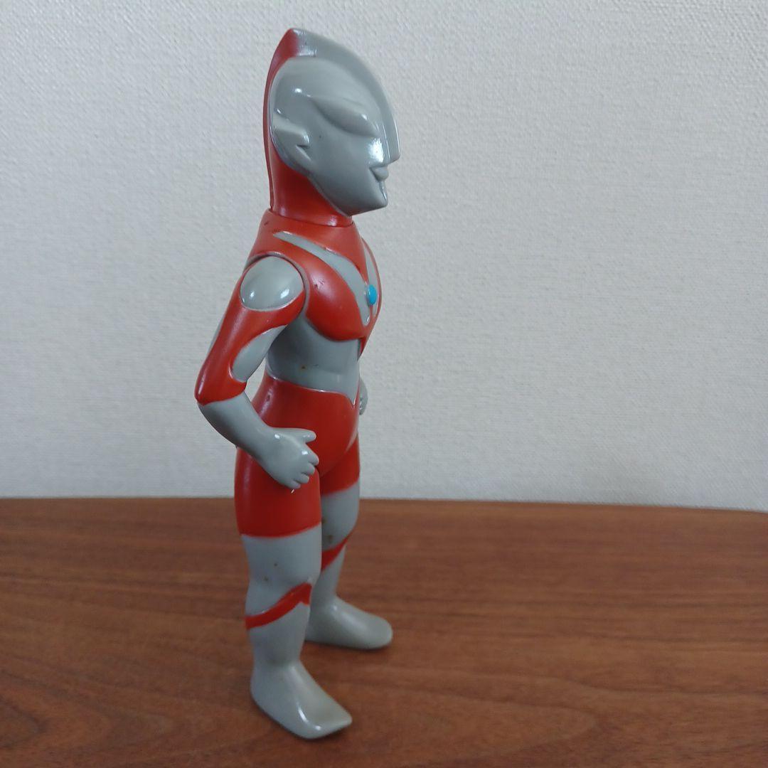 「M1号 ウルトラマン 」グレー成型の ソフビ フィギュア