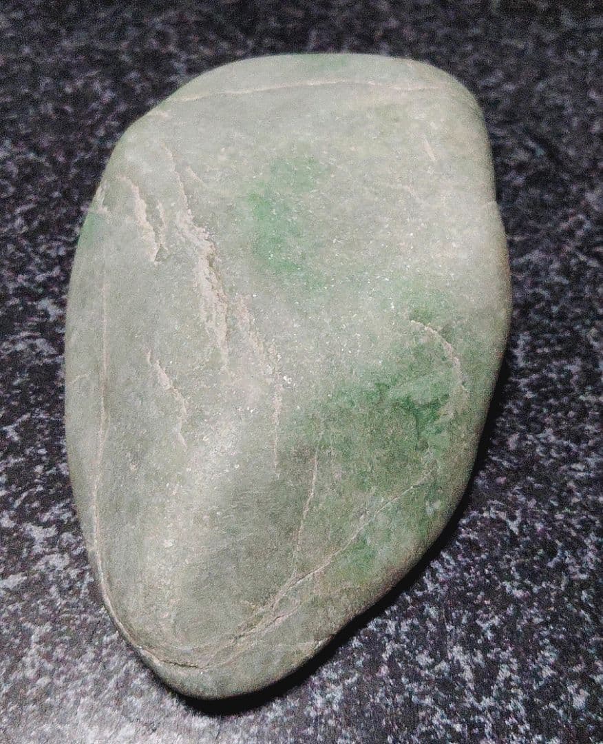 ★翡翠原石★糸魚川硬玉【上質海石・269ｇ】