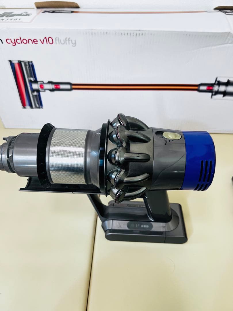 Dyson Cyclone V10 Fluffy SV12 本体