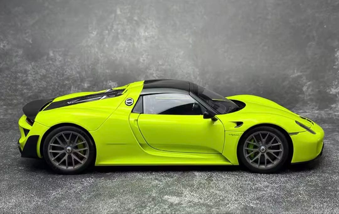 Porsche 918 Spyder 1/18ミニカーライムグリーン
