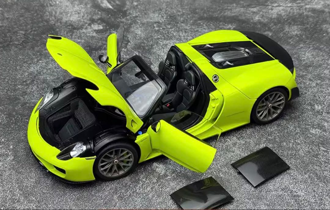 Porsche 918 Spyder 1/18ミニカーライムグリーン