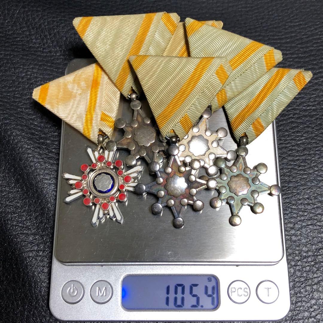 【送料無料】 勲六等瑞宝章 勲七等瑞宝章 勲八等瑞宝章 勲章 銀製 105.4g