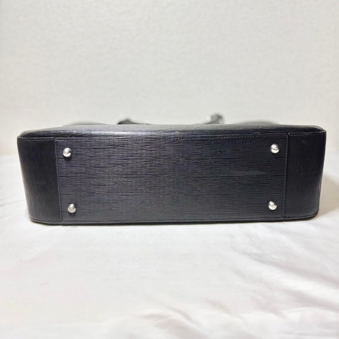 ペッレモルビダ　キャピターノ　ブリーフケース　ビジネスバッグ　2室　2way