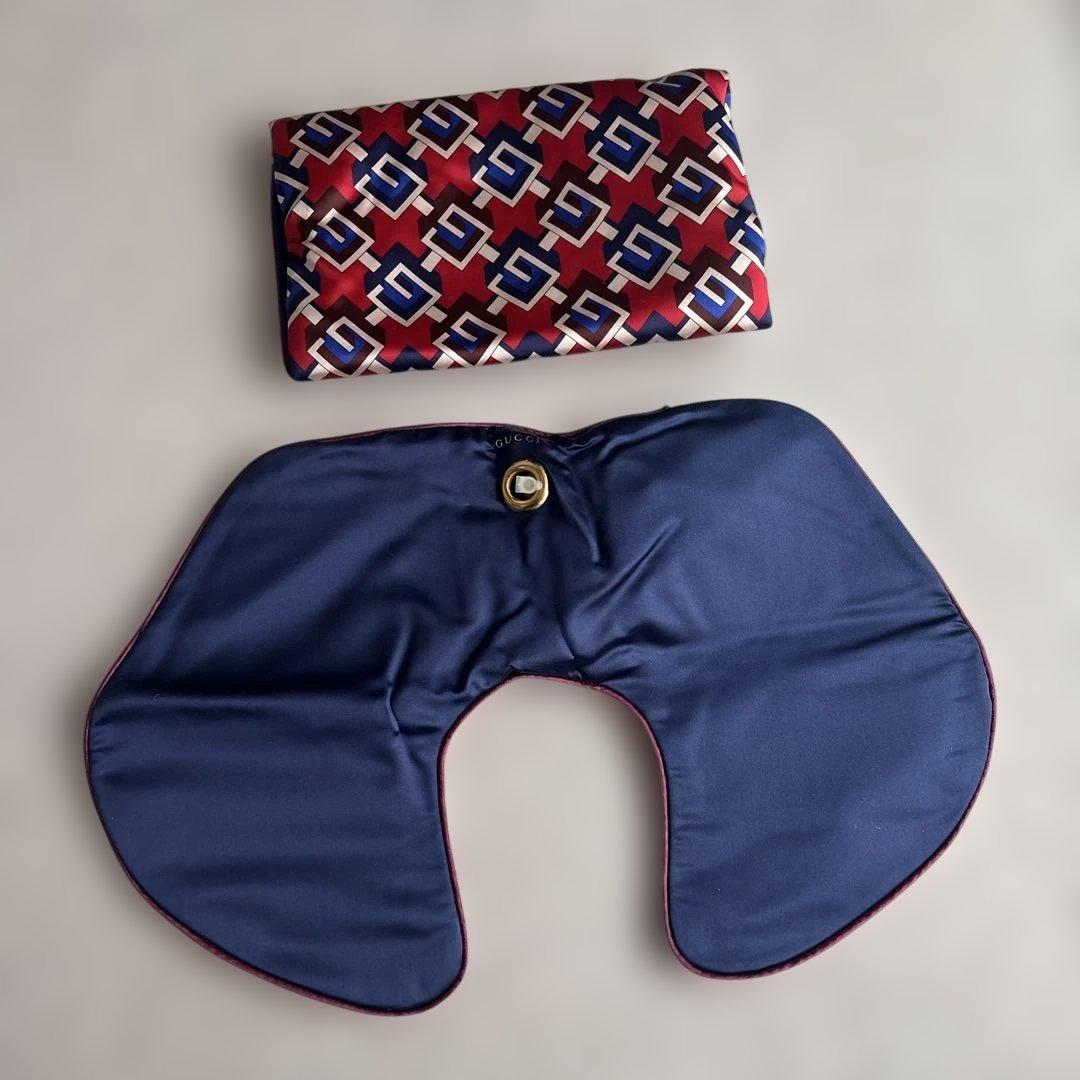 GUCCI ネックピロー レッド・ブルー