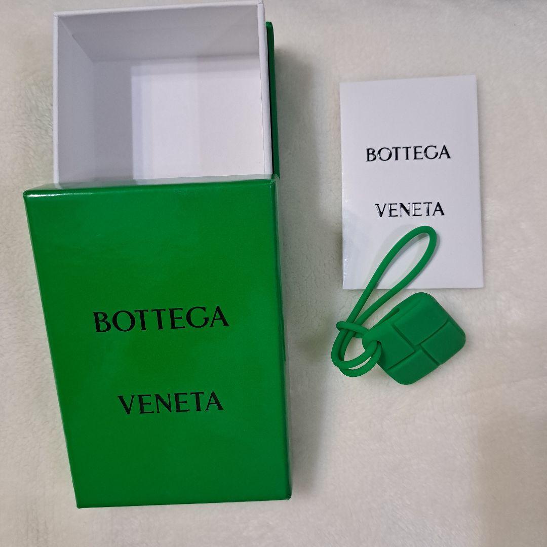 BOTTEGA VENETA イントレチャートラバーシリコンAirTag ケース