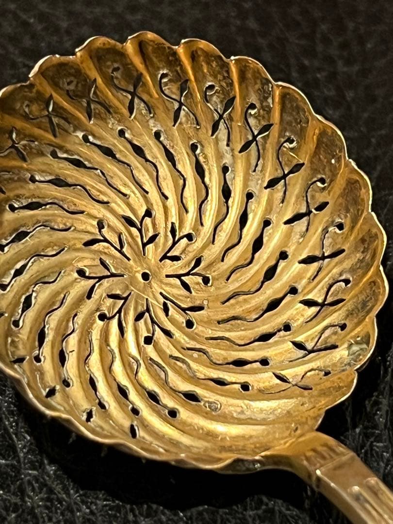 フランス　純銀製　スターリングシルバー950製　シュガーシフター　ヴェルメイユ