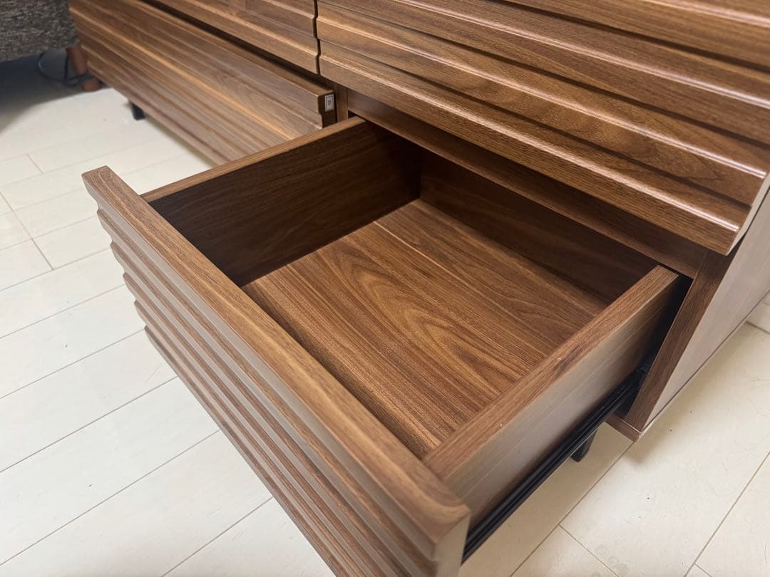 【売り出し中】ロウヤ チェスト タンス ローチェスト 木目調