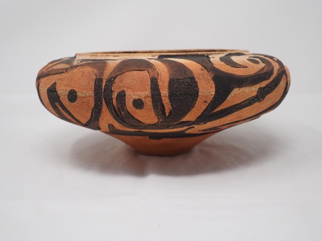 仰韶文化　彩絵陶鉢　中国