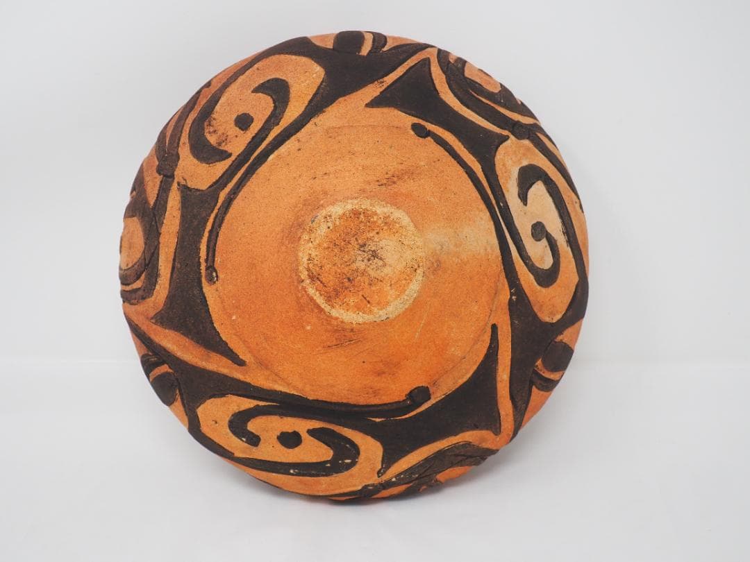 仰韶文化　彩絵陶鉢　中国