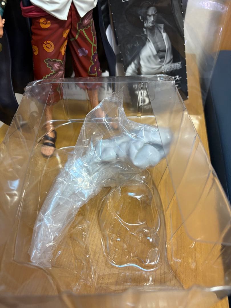 バンプレくじ PREMIUM ワンピース-シャンクス- B賞 アニメカラー